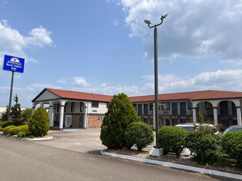 Americas Best Value Inn Blue Ridge - image 10