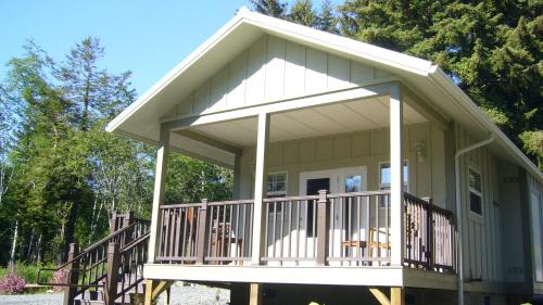 Golden Eagle Vacation Rentals - Orca Suite - Cottage #3 - ADA