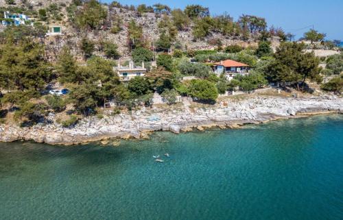 Заобикаляща среда, Petra Mare Apartments 2 in Thimonia