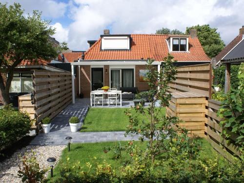 Garden, Seaside Escape with Comfort in Paesens