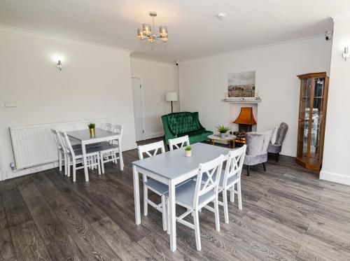 Facilities, Woodford Hotel in Greater London East
