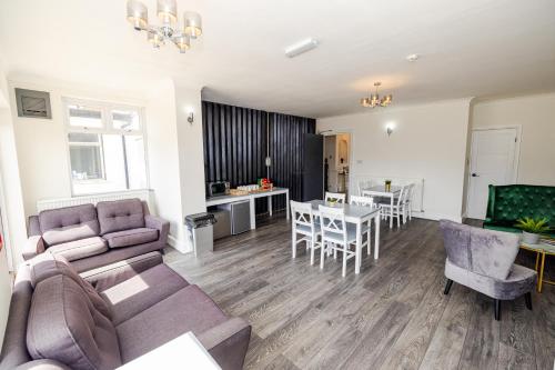 Facilities, Woodford Hotel in Greater London East