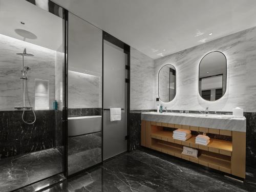 room detail thumbnail 2