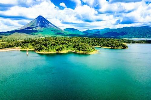 Tranquil Eventlocation at Lake Arenal