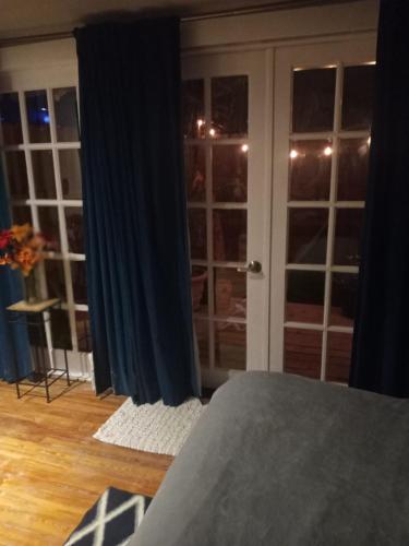 Funny Farm - image 10