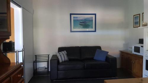 Blue Line Retreat - Unit 4 in Port Vincent