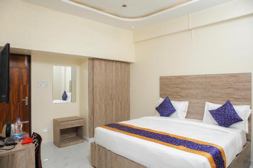 Redstone Service Apartment TNagar