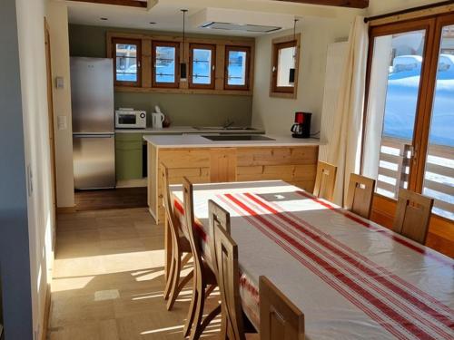 Grand chalet 11 pers, 4 chambres, Sud, proche ski - FR-1-733-72 in Crest-Voland