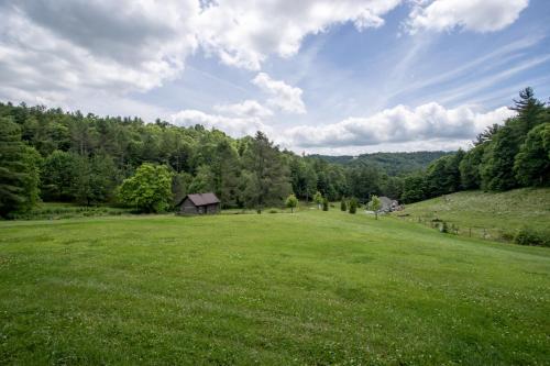 Sleepy Valley Hideaway