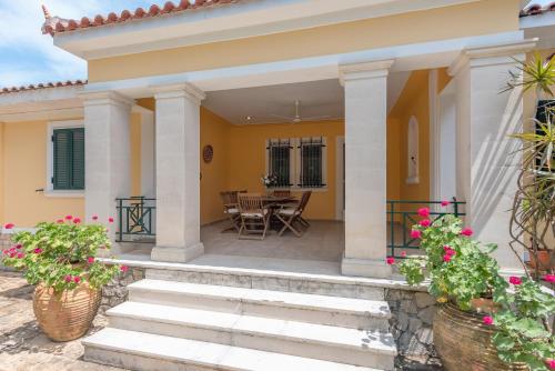 A szálláshely kívülről, Yiolanda Pool Villa by "Elite" in Egyéb