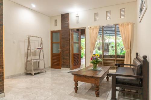 Townhouse, Pool & Kitchen, Ubud, Cucus Mondok