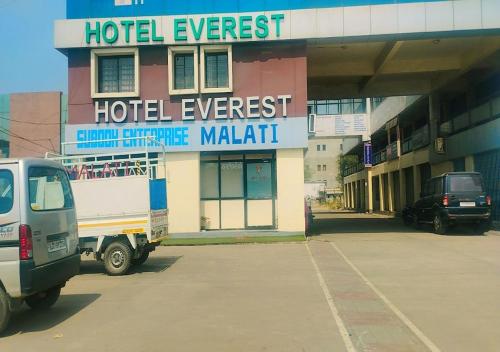 Hotel Everest