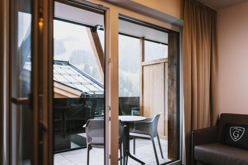 GLEMM by AvenidA Superior Hotel & Residences