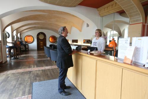 大堂, Kolping Hostel Trier im Warsberger Hof in 特里爾城中心