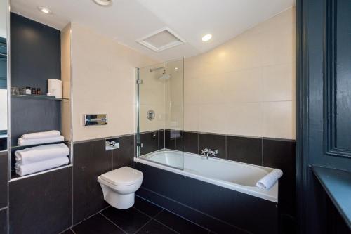 465207352 62 Castle Street Hotel