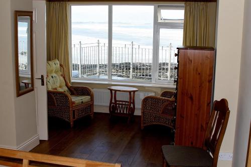 ONeills Apartments - image 5