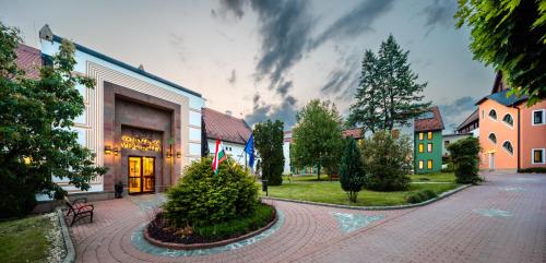 Viesnīcas āriene, Hotel Vecsecity in Hernadvecse