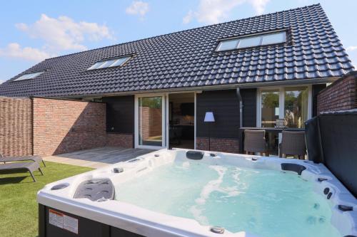 B&B Weerselo - Erve Mulder vakantiehuis met eigen jacuzzi en eigen sauna - Bed and Breakfast Weerselo