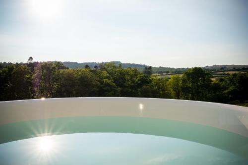 Apkārtne, Canvas & Campfires, Luxury Safari Tent Glamping, only Seren Tent has a hot tub in Llanwenog
