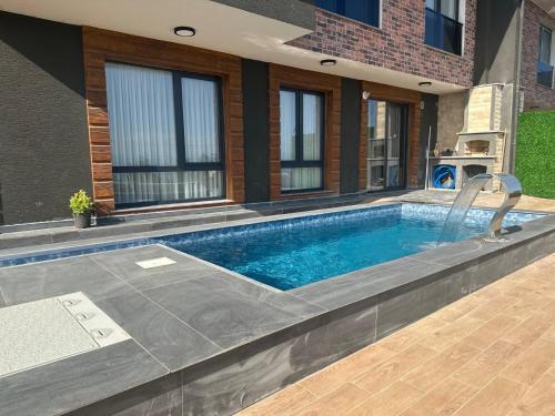 Villa with Pool on the Beach