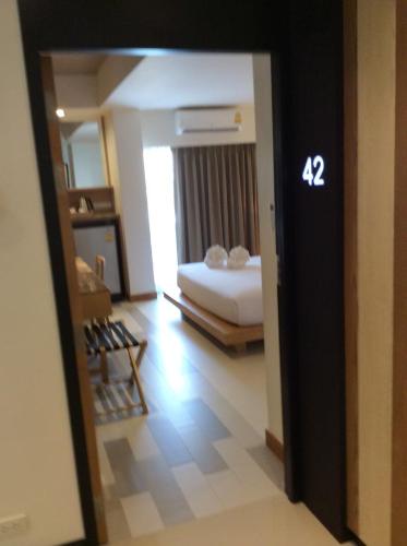 Superior King Room image 7