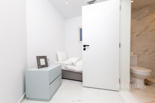 Bright and Cosy 2BRmaids with Sea View and Riva Beach Club Access, Dubai (foto 7)