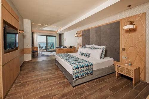 Secrets Sunny Beach Resort and Spa - Premium All Inclusive - Adults Only