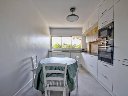 Apartment (10 Adults) image 9