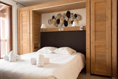 One-Bedroom Apartment image 5