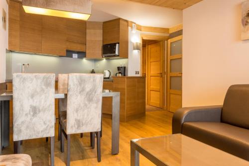 One-Bedroom Apartment image 2