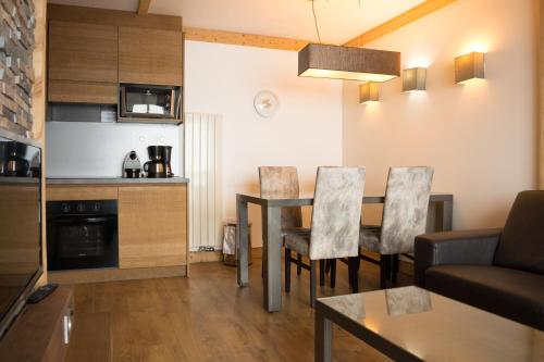 One-Bedroom Apartment with Cabin room in Résidence Koh-I Nor by Les Etincelles