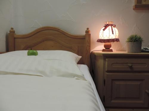 1 twin bed