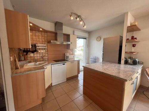Appartement Lumineux a 1,5 km de la Plage avec 2 Terrasses - Frejus - FR-1-226A-159 near Cite Episcopale