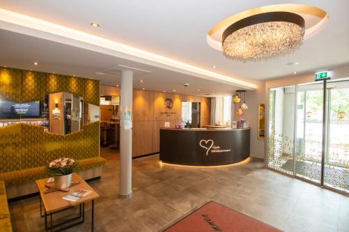 ล็อบบี้, Dollinger in อินส์บรุค