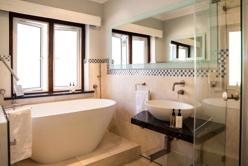 Fürdőszoba, The Upper Deck at Sunny Cove near Fish Hoek Beach