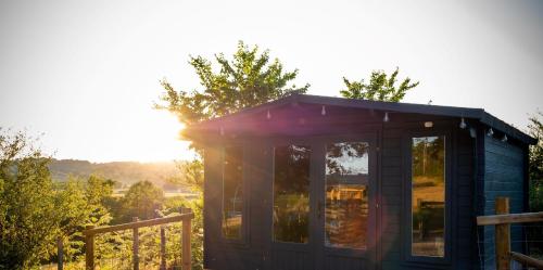 Veikali, Canvas & Campfires, Luxury Safari Tent Glamping, only Seren Tent has a hot tub in Llanwenog