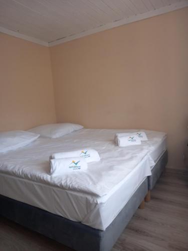 Small Double Room image 7