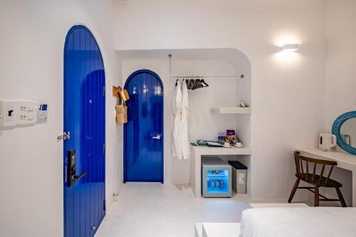 Standard King Room image 4