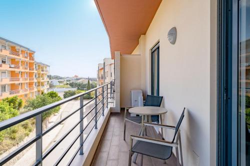 Cozy modern apartment 111 by Destination Algarve - image 3