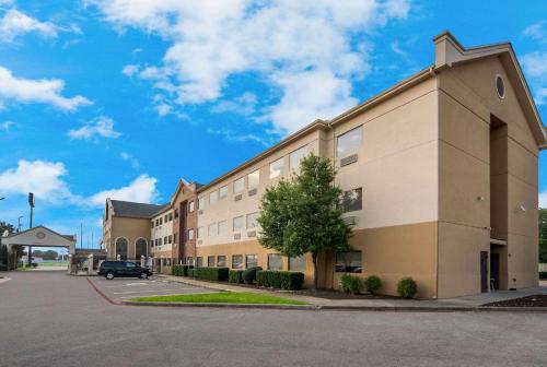 Quality Inn & Suites Waco