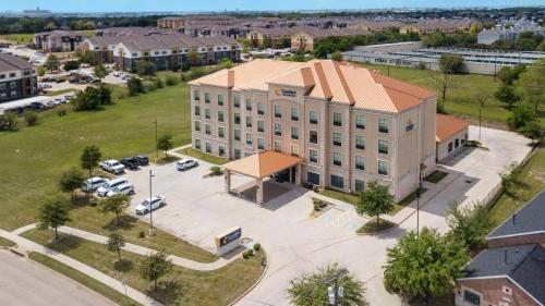 Comfort Inn & Suites Fort Worth - Fossil Creek