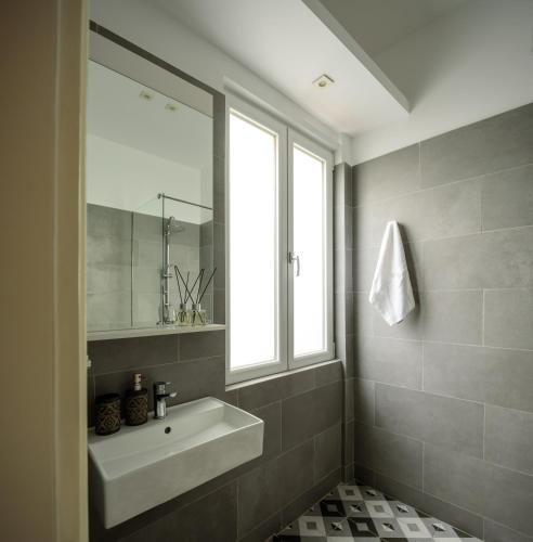 Three-Bedroom Suite image 4