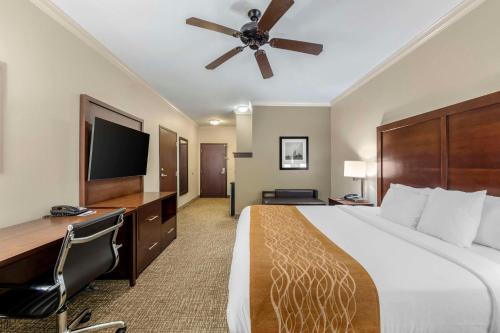 Comfort Inn & Suites Fort Worth - Fossil Creek