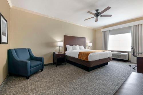 Comfort Inn & Suites Fort Worth - Fossil Creek