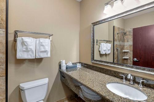 Comfort Inn & Suites Fort Worth - Fossil Creek