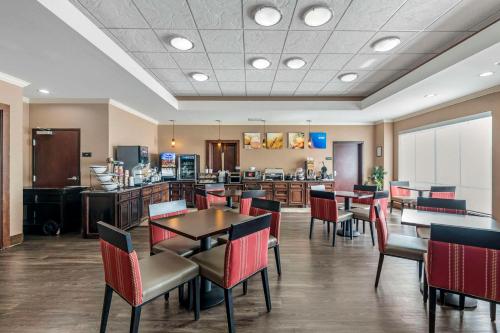 Comfort Inn & Suites Fort Worth - Fossil Creek