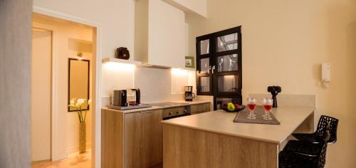 Three-Bedroom Suite with Rooftop Hot Tub image 6