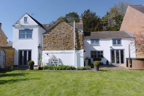 The Old Sweet Shop, 4 Bedroom House