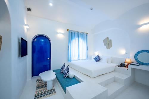 Superior King Room image 10