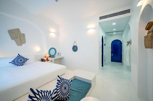 Superior King Room image 6